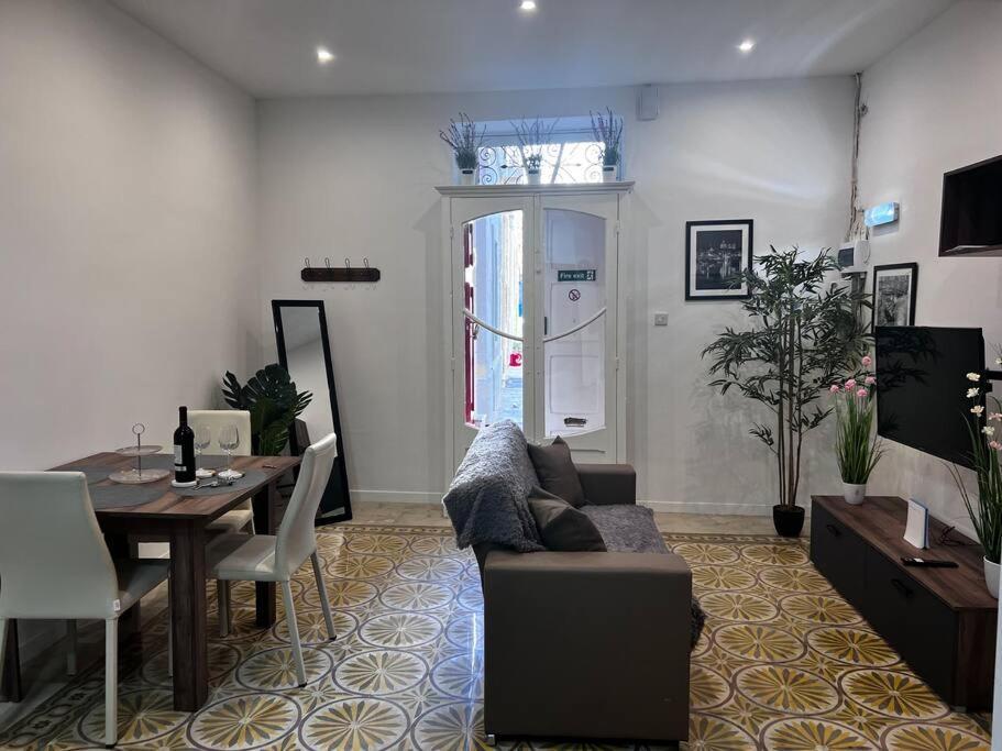 Dar Barbara - Duplex 1 Double Bed Maltese Style House Villa Cospicua Dış mekan fotoğraf
